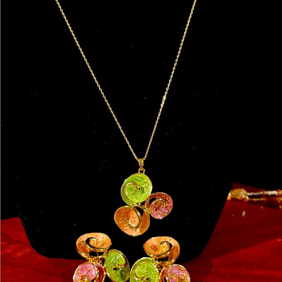 Titanium 3pcs Gold Jewelry Set Necklace Pendant & Earrings - Picture 4 of 6